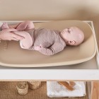 Saltea de infasat Nattou Softy Beige, moale, ergonomica, spuma PU, utilizabila fara husa, fara BPA, 70x50x10 cm