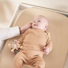 Saltea de infasat Nattou Softy Beige, moale, ergonomica, spuma PU, utilizabila fara husa, fara BPA, 70x50x10 cm
