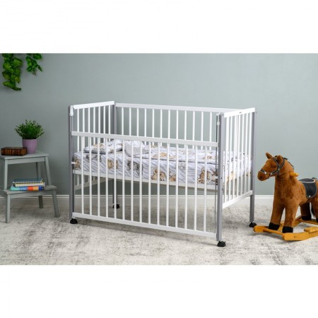 Patut bebe lemn Qmini Maya 120x60 cm Alb, laterala culisanta, 3 nivele saltea, EN716
