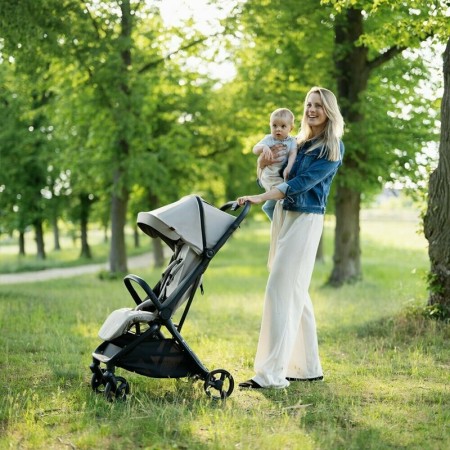 Carucior sport, Petite&Mars, Flip, Pliere compacta cu o mana, Spatar reglabil pana la pozitie de somn, Suport picioare reglabil, Copertina extensibila cu protectie UPF50+, Pana la 22 kg, 0 luni+, Verde Matcha